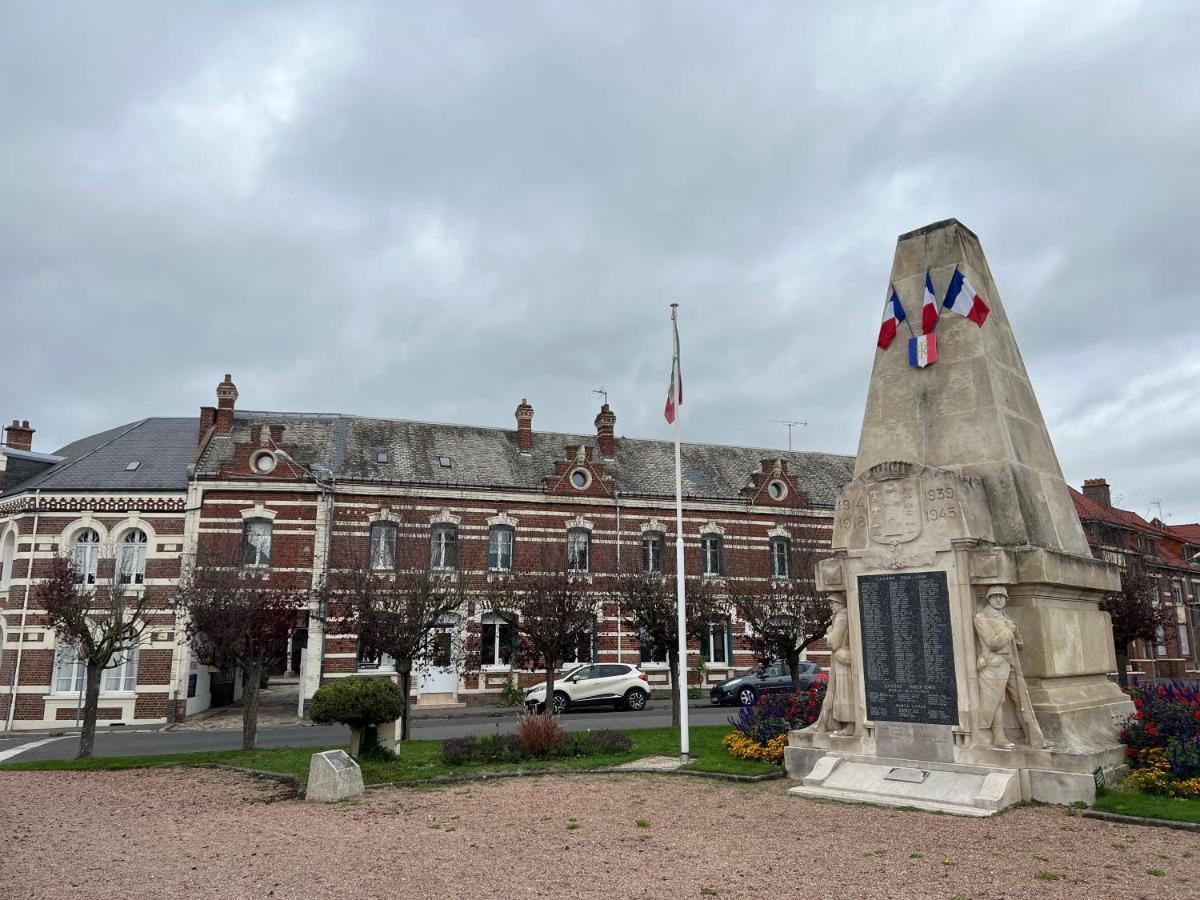 Le Conde Hotel Montdidier  Eksteriør billede